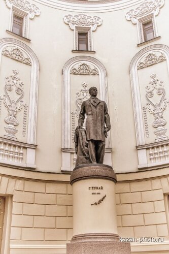 памятник Г.Тукаю  у оперного театра
